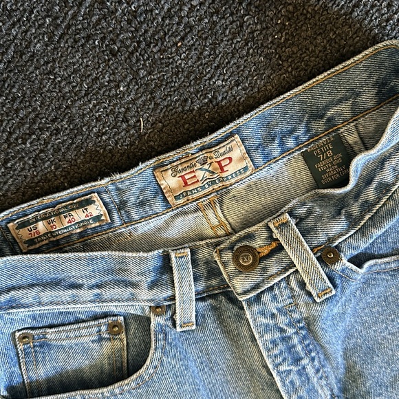 Vintage Express Light Wash Tapered Leg Mom Jeans 100% Cotton 7/8 PETITE - Picture 11 of 11